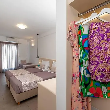 Alexandra Hotel 2*