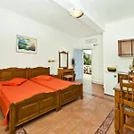 Hotel Alexandra Kamári