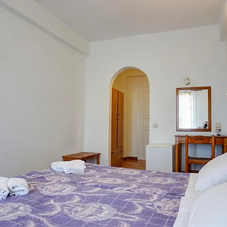 Alexandra Hotel 2*
