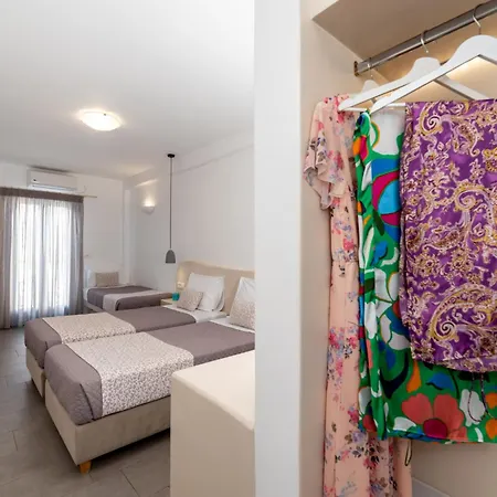 アレクサンドラ ホテル 2*